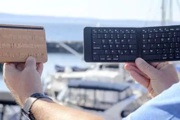 Reveal Bluetooth Keyboard